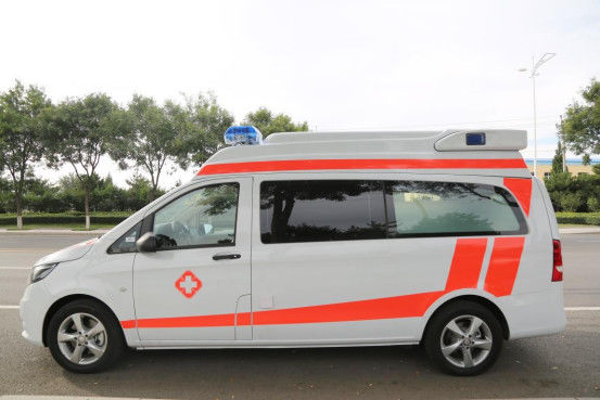 kaufen Medizinischer Mercedes Benz Krankenwagen Benzin 7 Sitzplätze 4×2 Weiß online manufacture