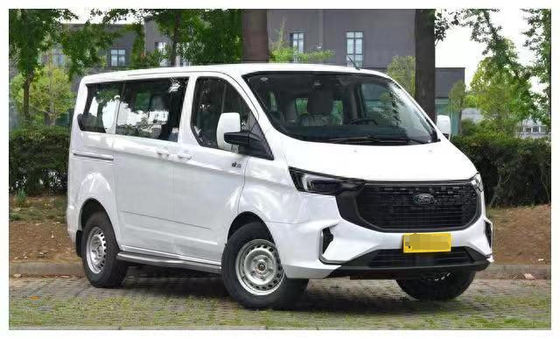 Weißer Ford Transit 9 Sitzers Diesel Ford Transit 9 Pkw